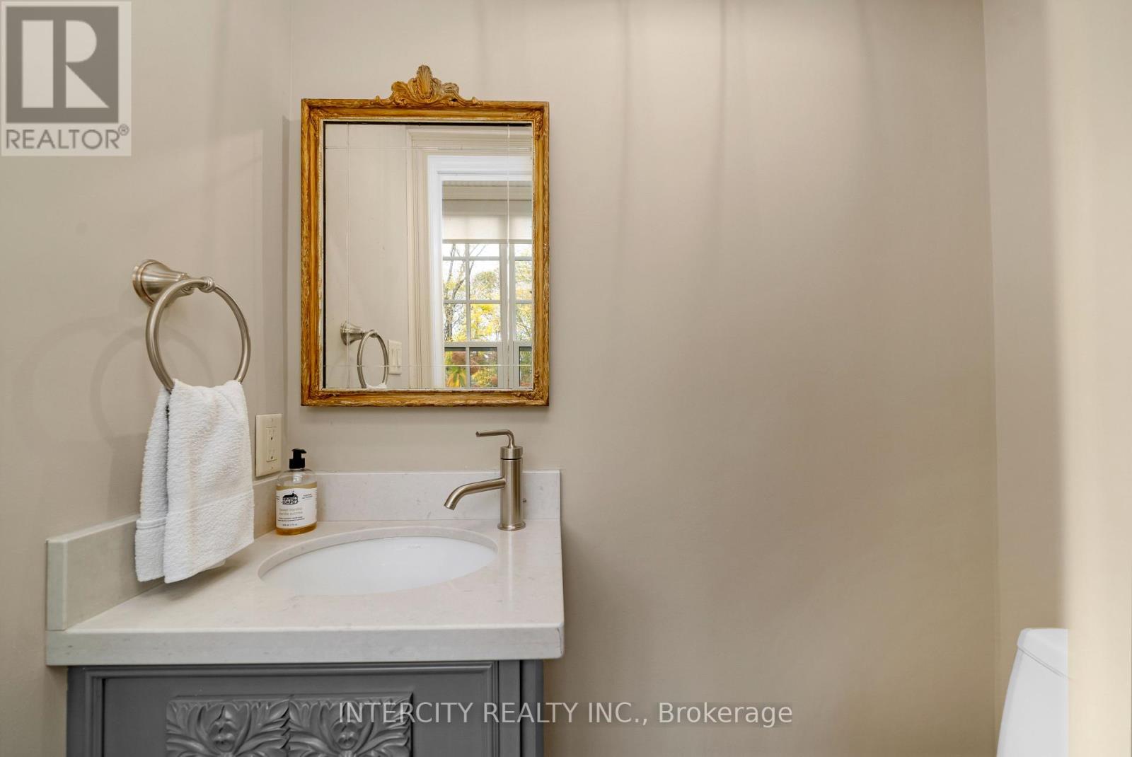 112 Mason Boulevard, Toronto, Ontario  M5M 3E3 - Photo 18 - C12178120