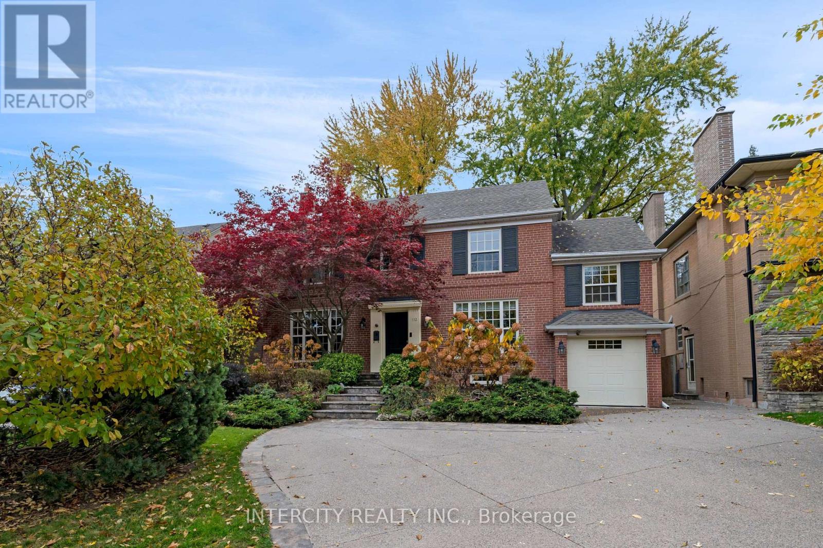 112 Mason Boulevard, Toronto, Ontario  M5M 3E3 - Photo 2 - C12178120