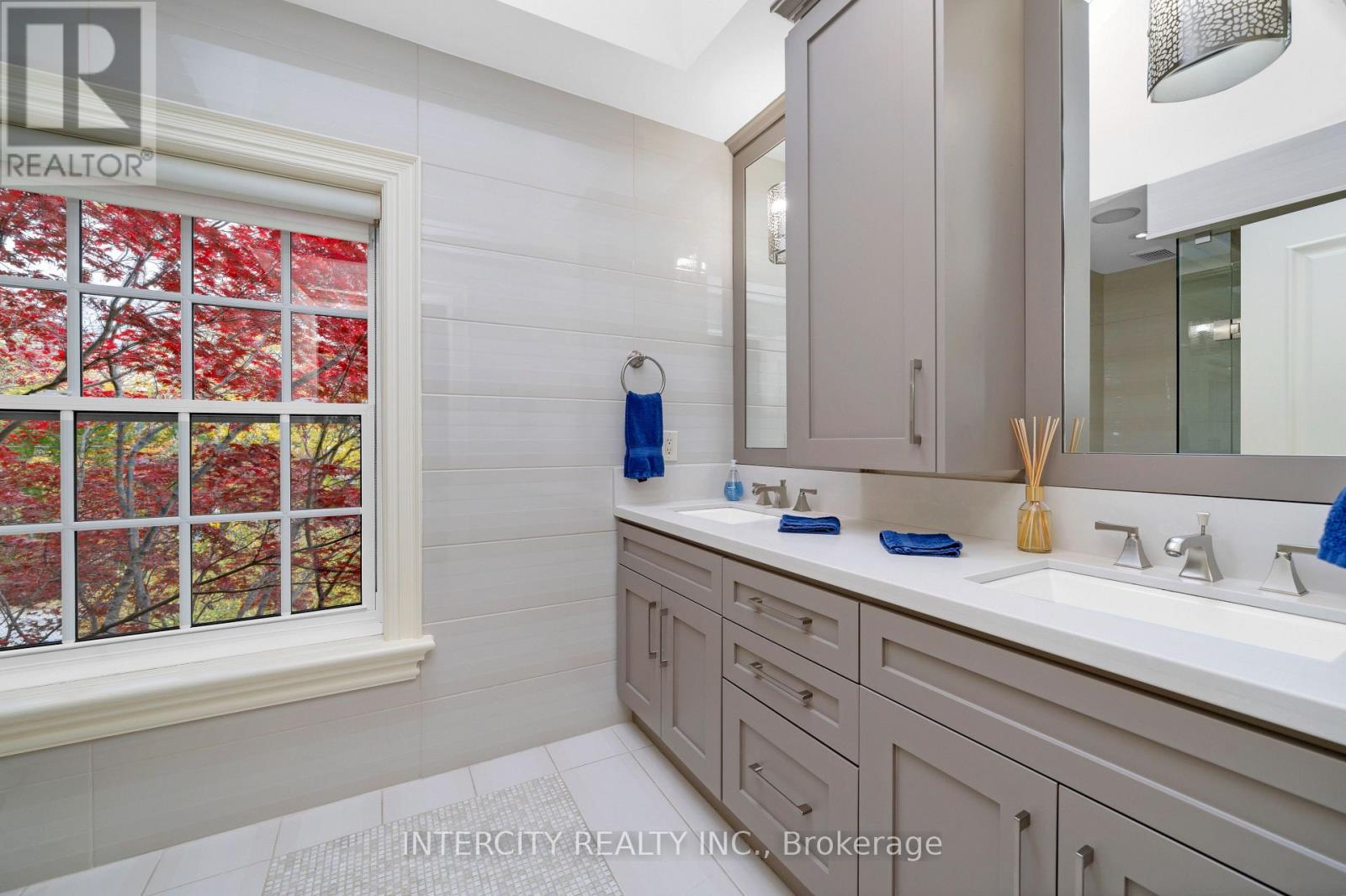 112 Mason Boulevard, Toronto, Ontario  M5M 3E3 - Photo 24 - C12178120