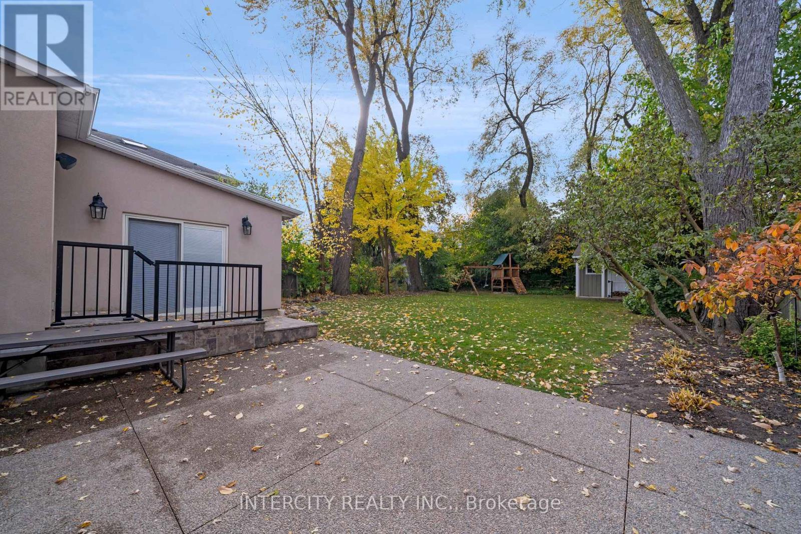 112 Mason Boulevard, Toronto, Ontario  M5M 3E3 - Photo 39 - C12178120