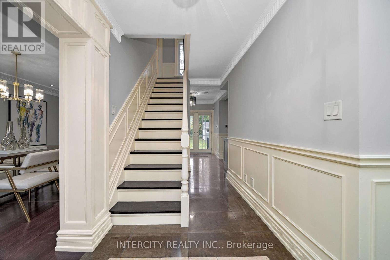 112 Mason Boulevard, Toronto, Ontario  M5M 3E3 - Photo 5 - C12178120