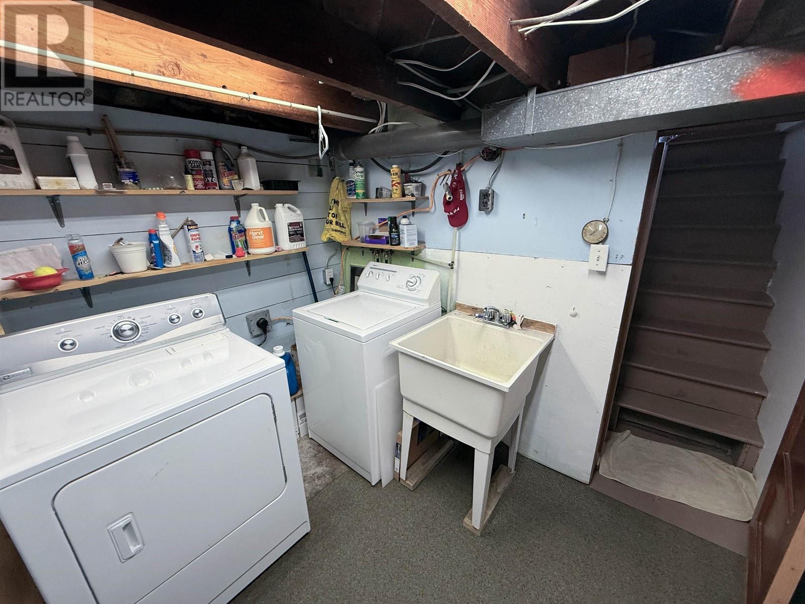 Listing Picture 11 of 14 : 3813 W 15TH AVENUE, Vancouver / 溫哥華 - 魯藝地產 Yvonne Lu Group - MLS Medallion Club Member