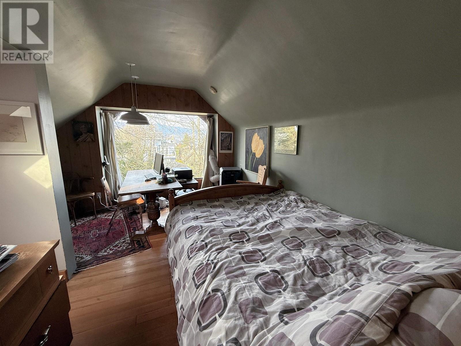 Listing Picture 8 of 14 : 3813 W 15TH AVENUE, Vancouver / 溫哥華 - 魯藝地產 Yvonne Lu Group - MLS Medallion Club Member