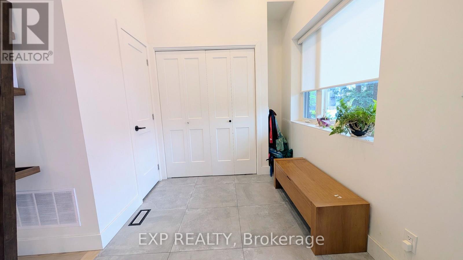 1043 Logan Avenue, Toronto, Ontario  M4K 3G2 - Photo 2 - E12178148
