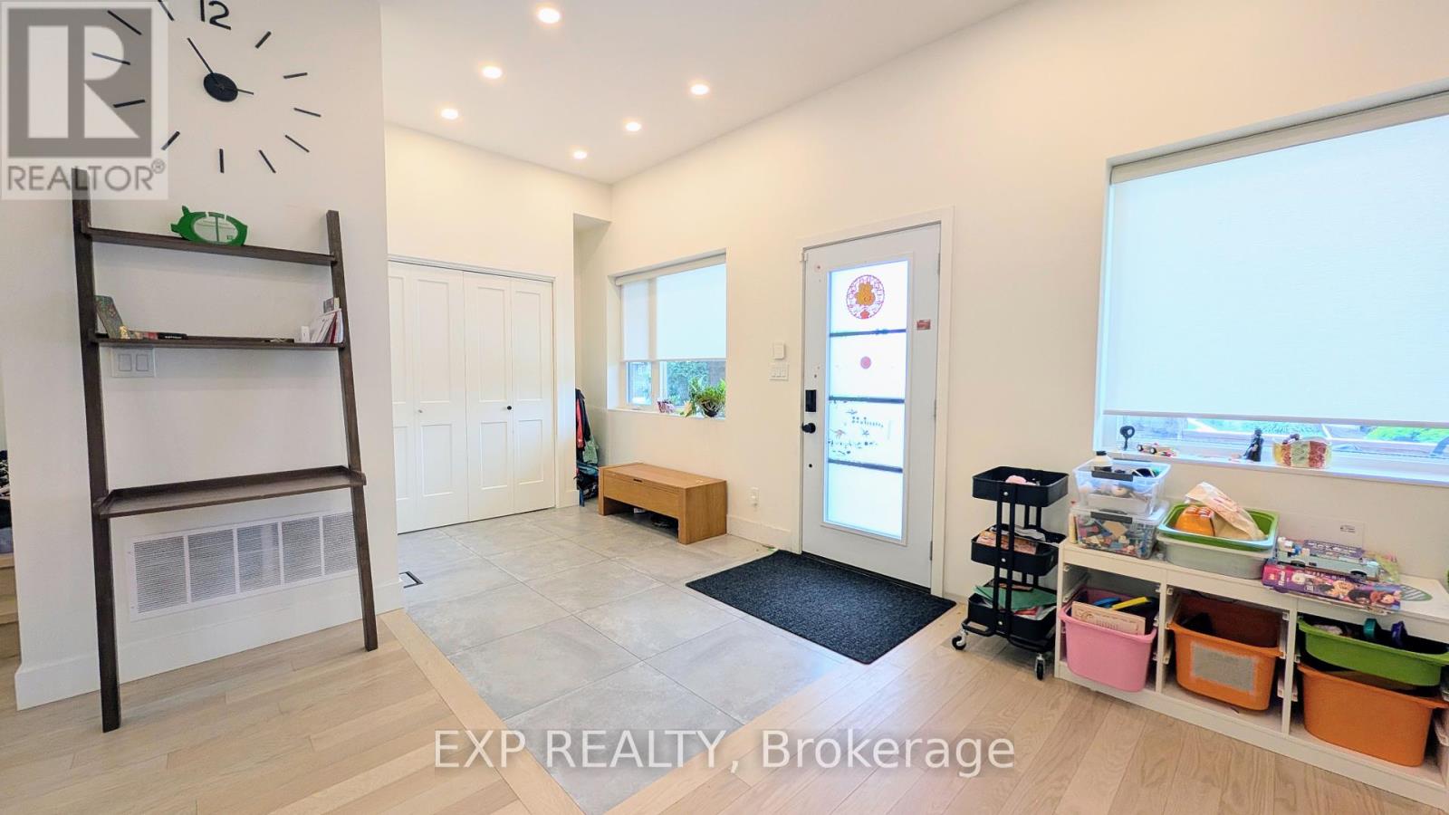 1043 Logan Avenue, Toronto, Ontario  M4K 3G2 - Photo 3 - E12178148