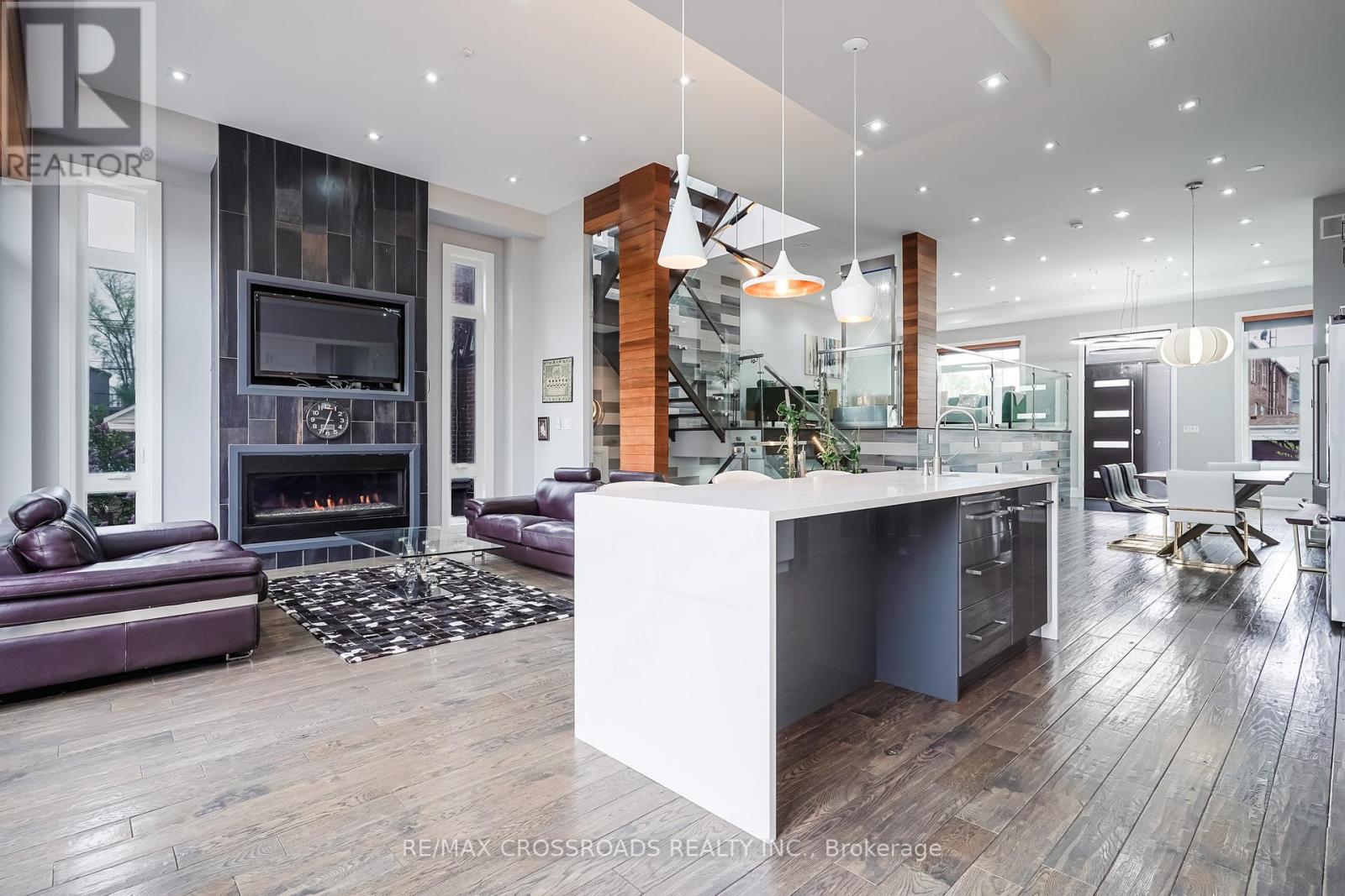 1a Roblin Avenue, Toronto, Ontario  M4C 3P7 - Photo 16 - E12173667