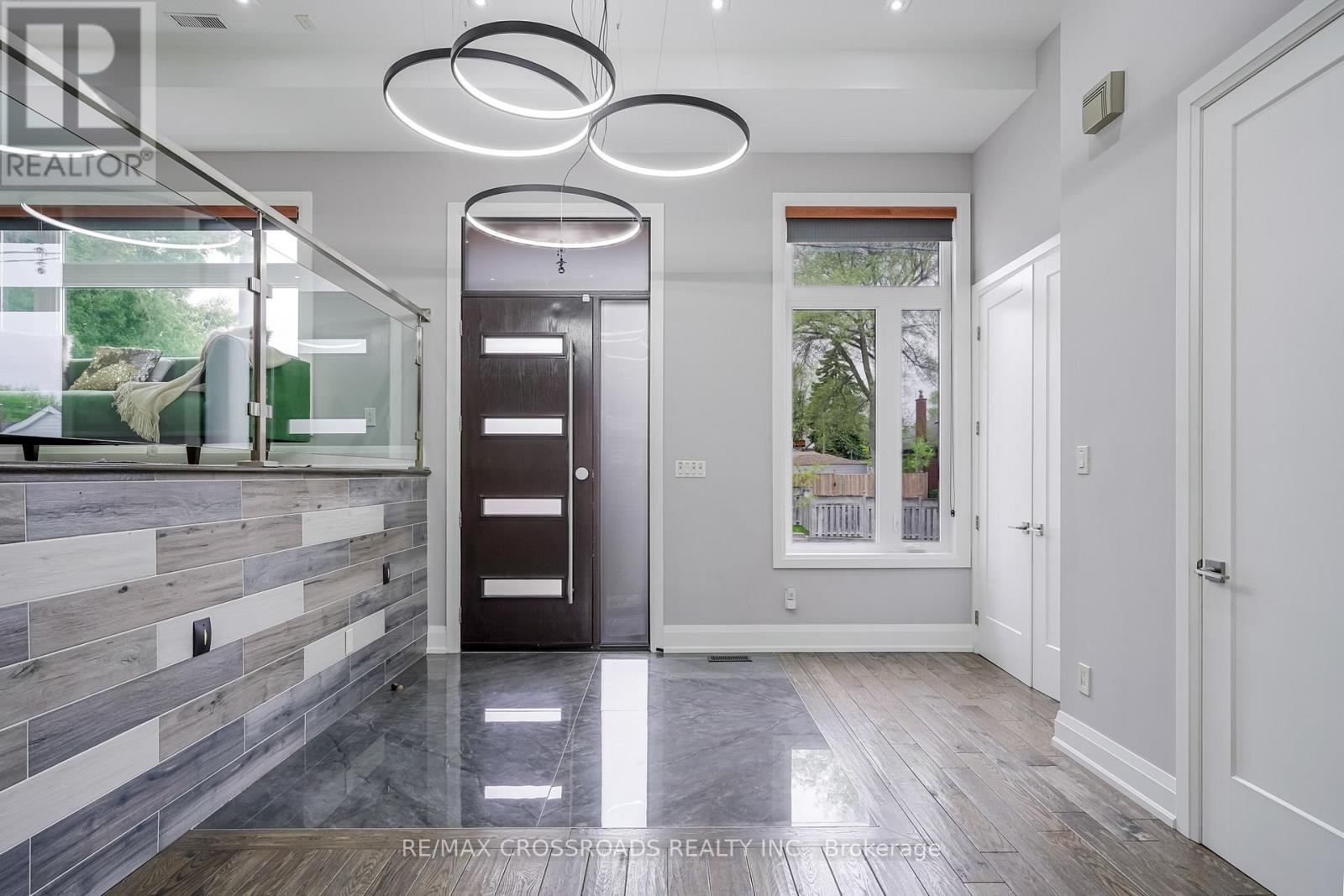 1a Roblin Avenue, Toronto, Ontario  M4C 3P7 - Photo 4 - E12173667