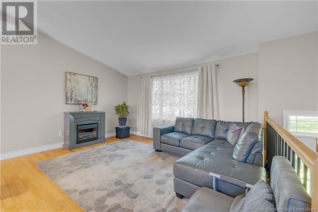 Property at 273 Hampton Road image 3