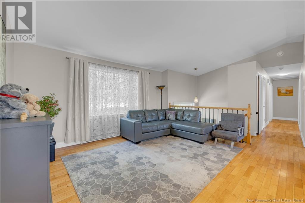 Property at 273 Hampton Road image 4