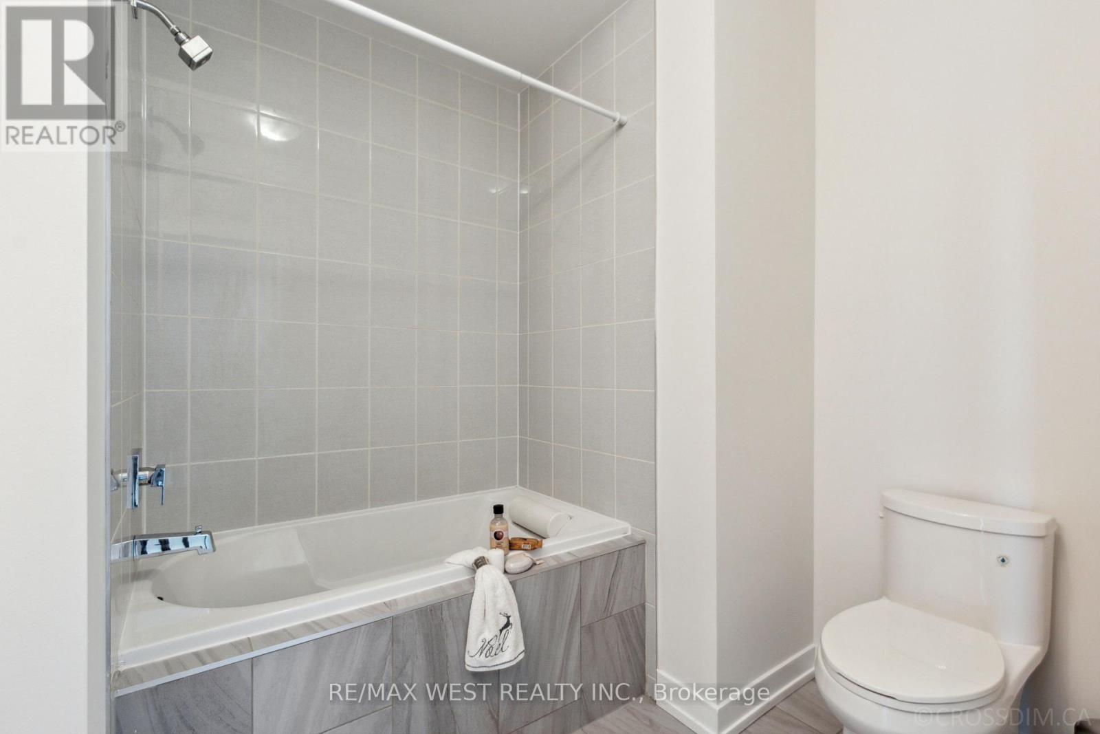 147 Salterton Circle E, Vaughan, Ontario  L6A 2Z2 - Photo 18 - N12178035