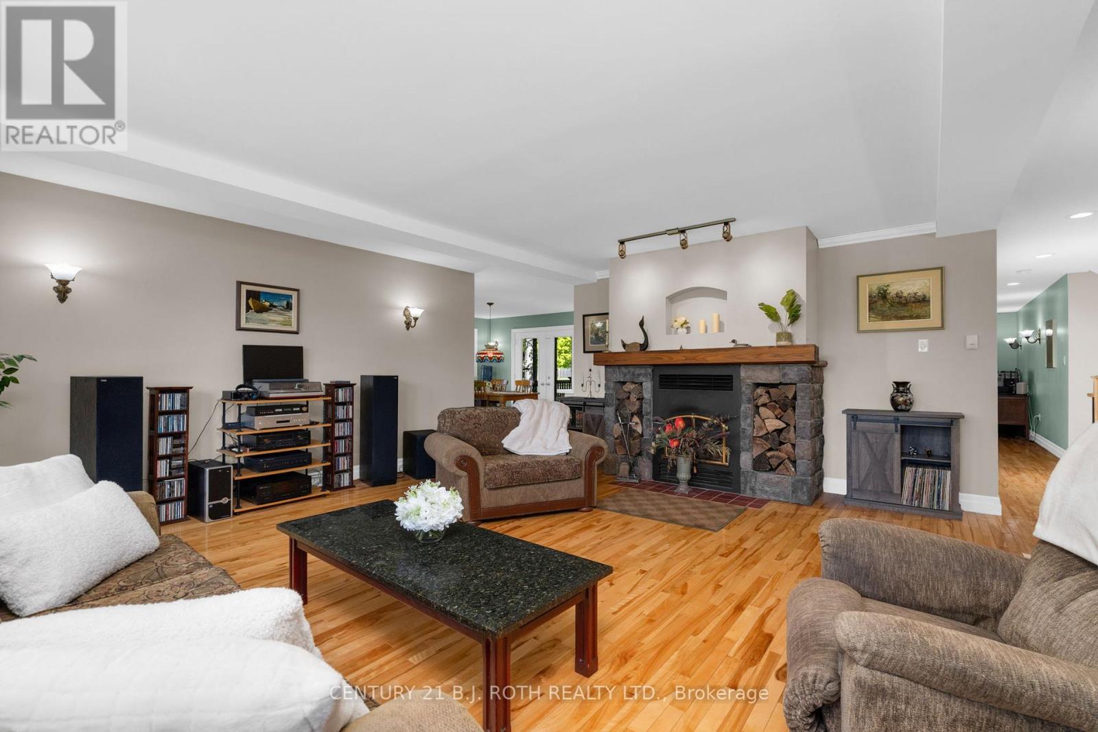 3809 East Street, Innisfil, Ontario  L9S 2L9 - Photo 10 - N12178065