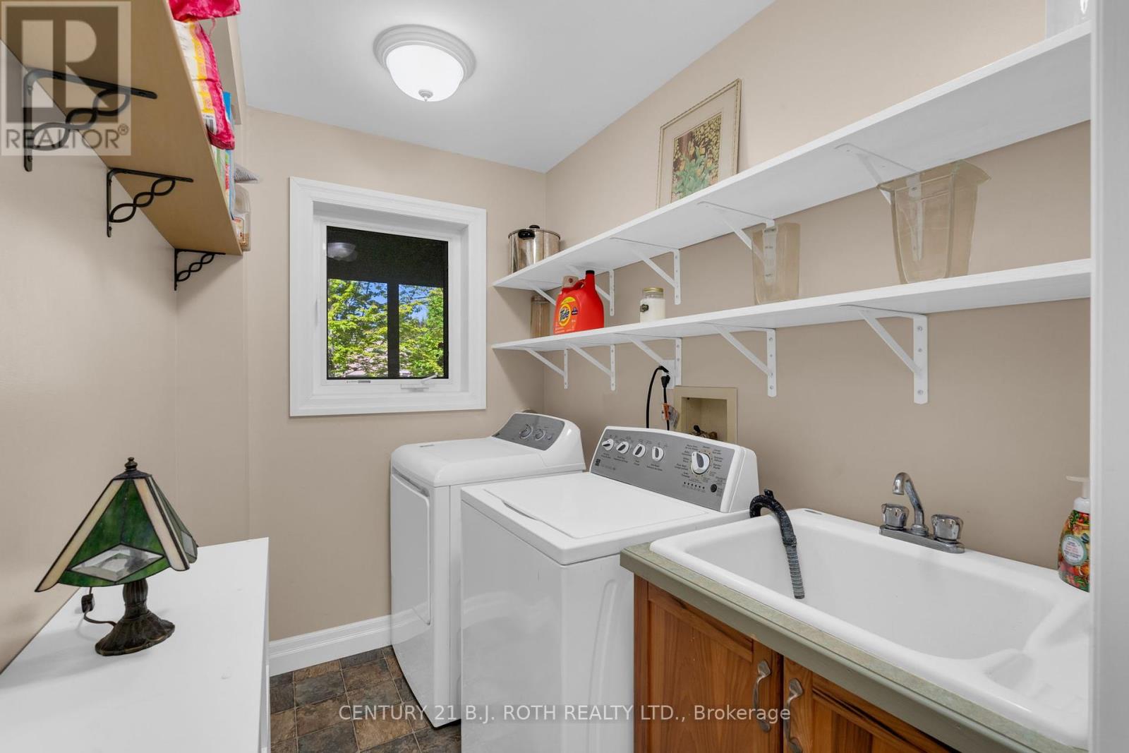 3809 East Street, Innisfil, Ontario  L9S 2L9 - Photo 19 - N12178065