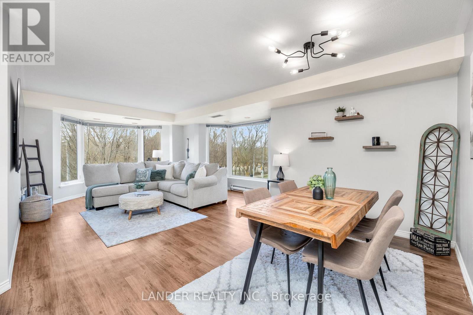 Property at 214 - 85 WELLINGTON STREET W image 3