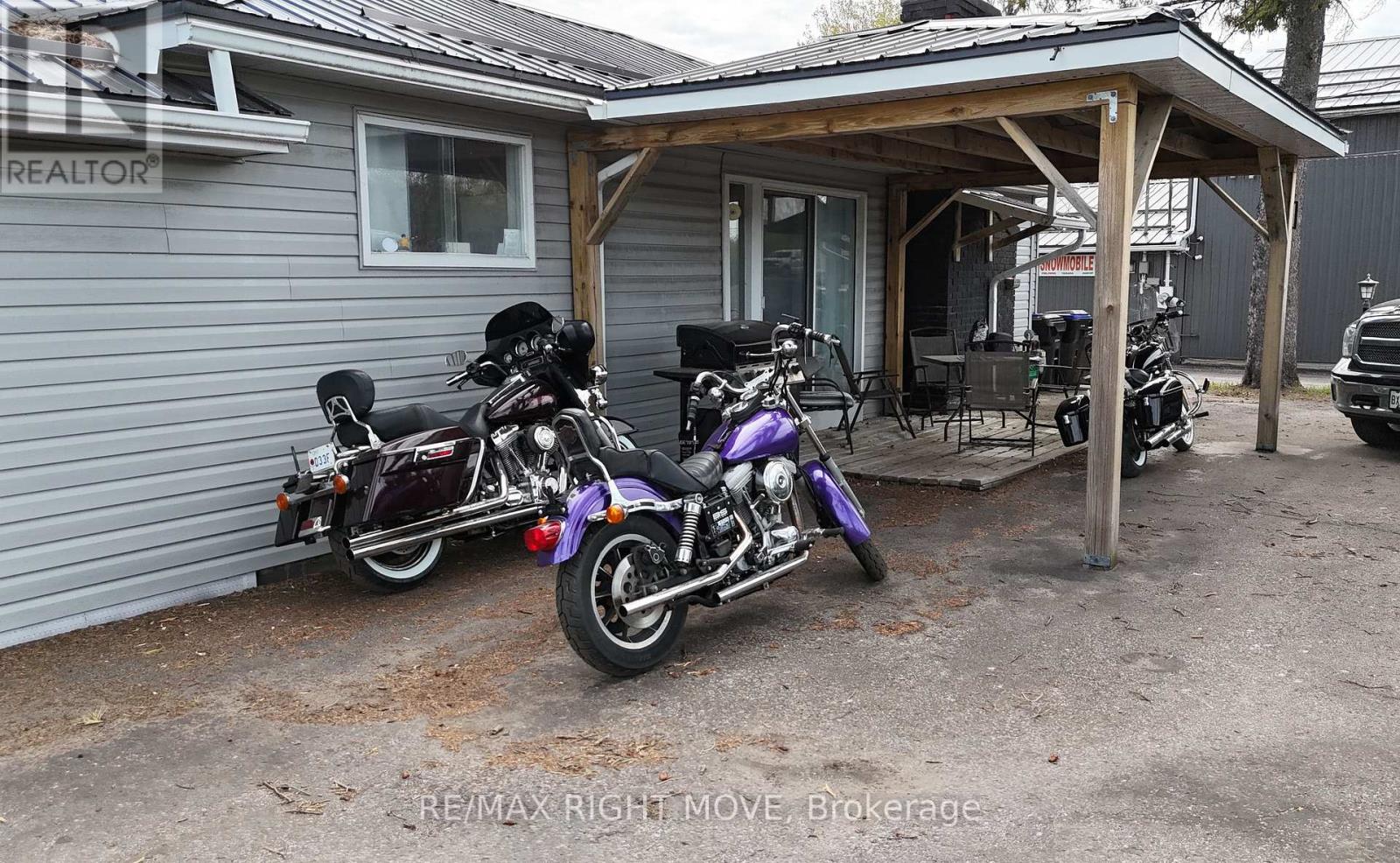 8806 12 Highway, Oro-Medonte, Ontario  L3V 0K1 - Photo 15 - S12178102