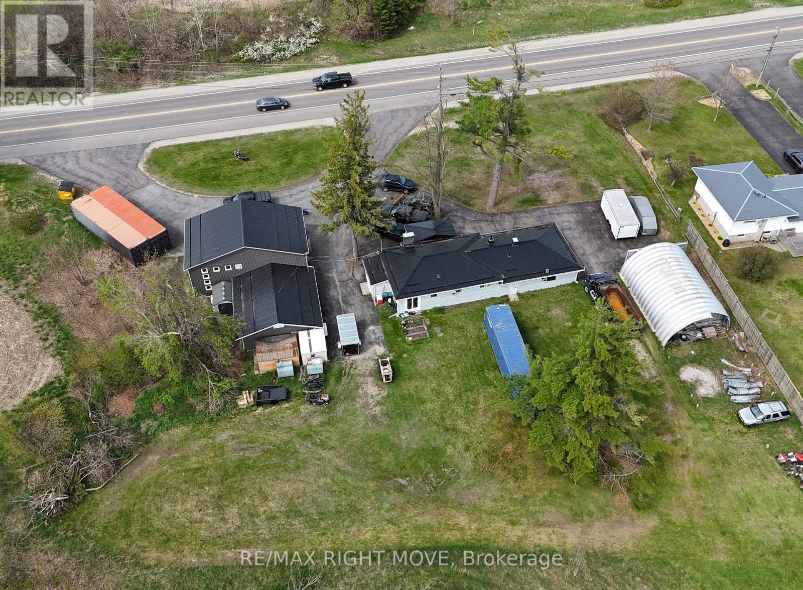 8806 12 Highway, Oro-Medonte, Ontario  L3V 0K1 - Photo 3 - S12178102