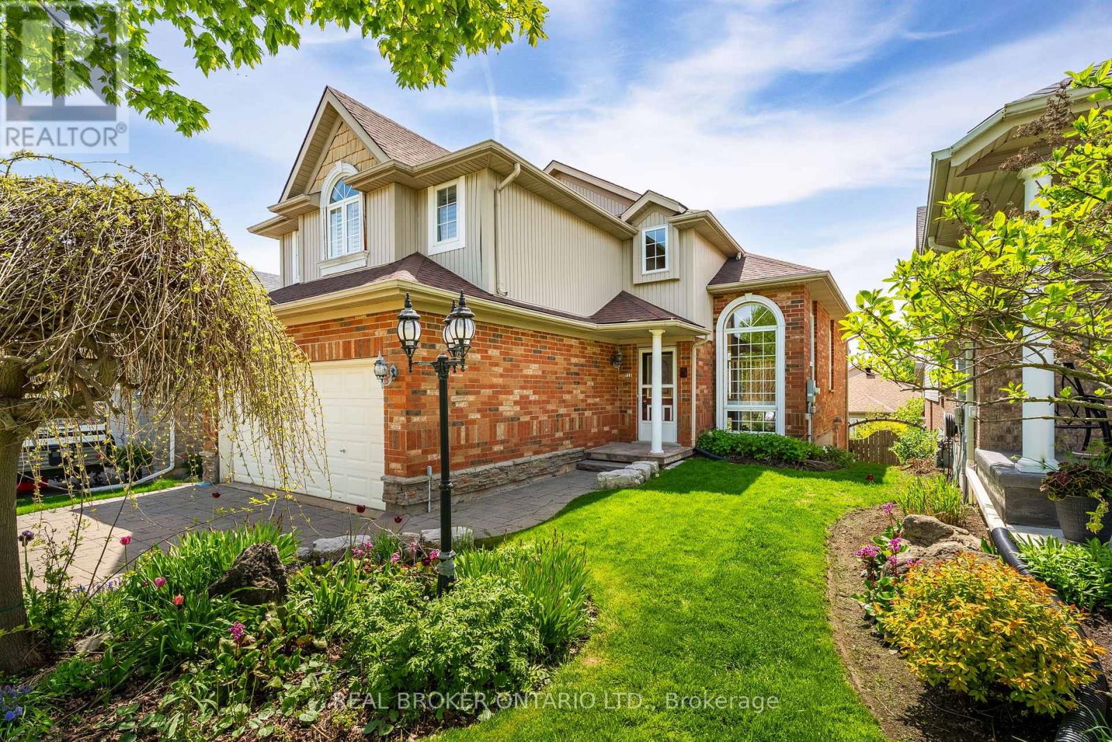 Property at 18 APPLETON DRIVE image 2