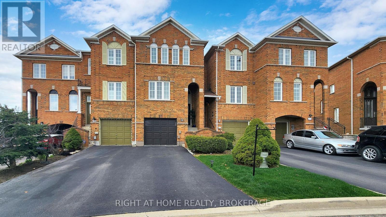 Property at 371 FAIRGATE WAY image 3