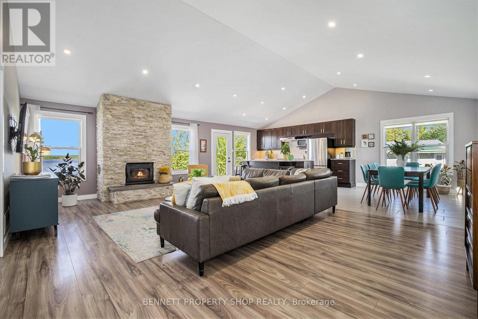 559 Cardinal Lane, Horton, Ontario  K7V 3Z8 - Photo 8 - X12178034