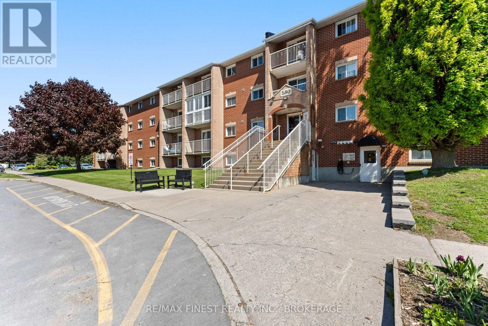 Property at 102 - 580 ARMSTRONG ROAD image 2