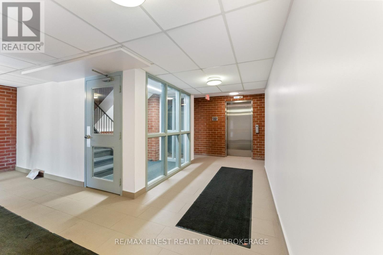Property at 102 - 580 ARMSTRONG ROAD image 4