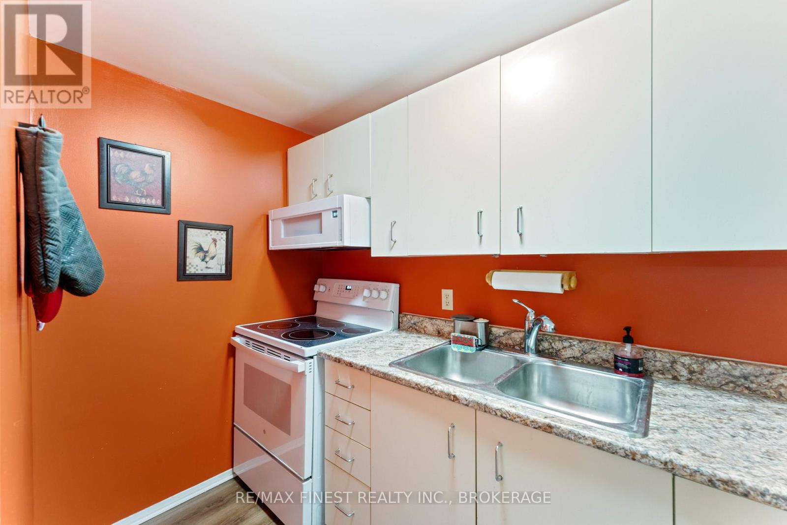102 - 580 Armstrong Road, Kingston, Ontario  K7M 8M3 - Photo 9 - X12178252