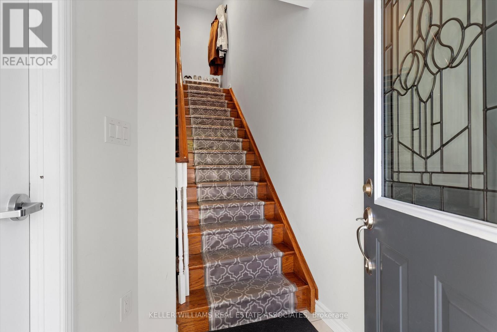 43 Viella Street, Toronto, Ontario  M6N 5C6 - Photo 13 - W12178003
