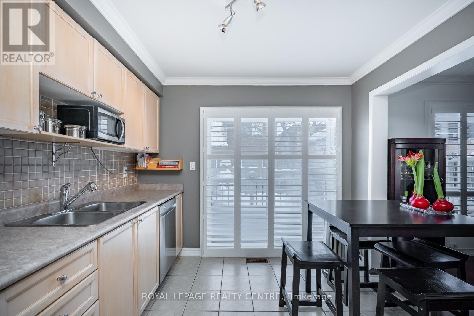 2418 Baintree Crescent, Oakville (Wm Westmount), Ontario  L6M 4W9 - Photo 15 - W12178107