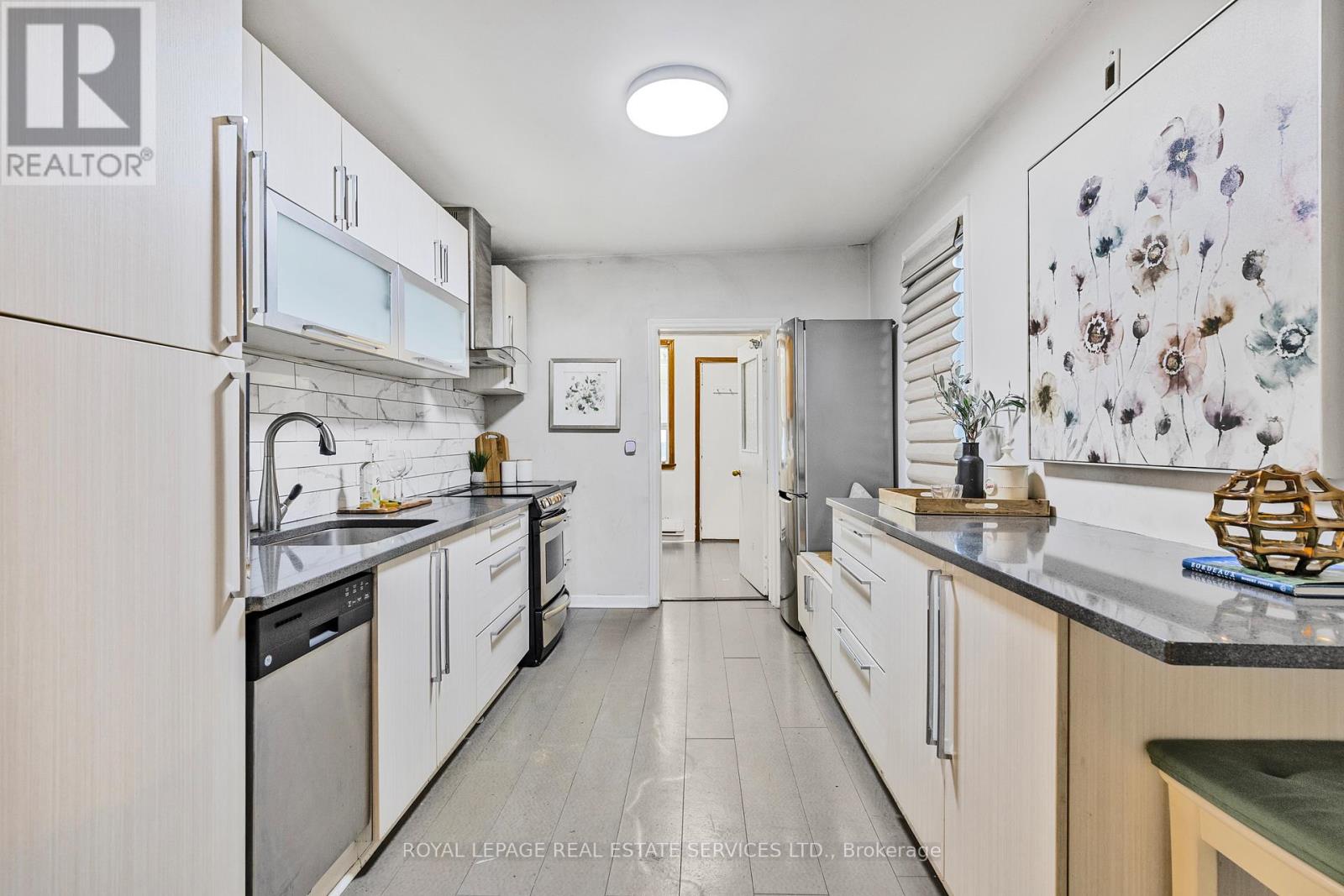 195 Islington Avenue, Toronto, Ontario  M8V 3B8 - Photo 5 - W12178183
