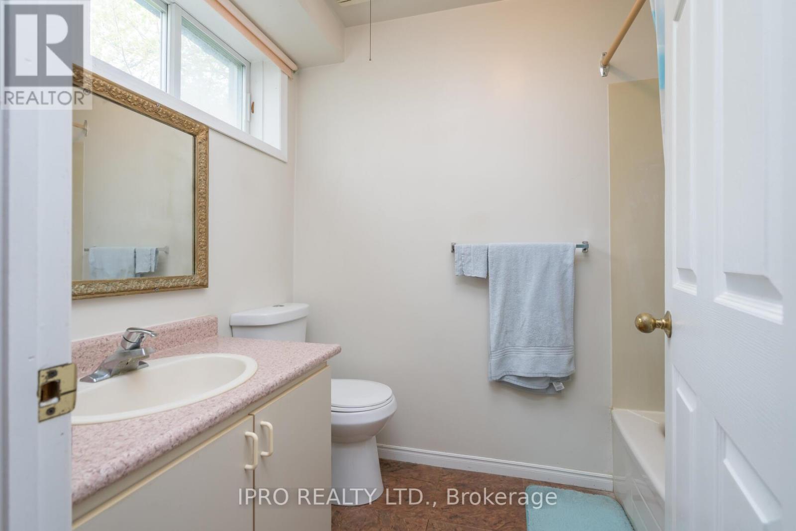14323 Creditview Road, Caledon, Ontario  L7C 1N3 - Photo 37 - W12178185