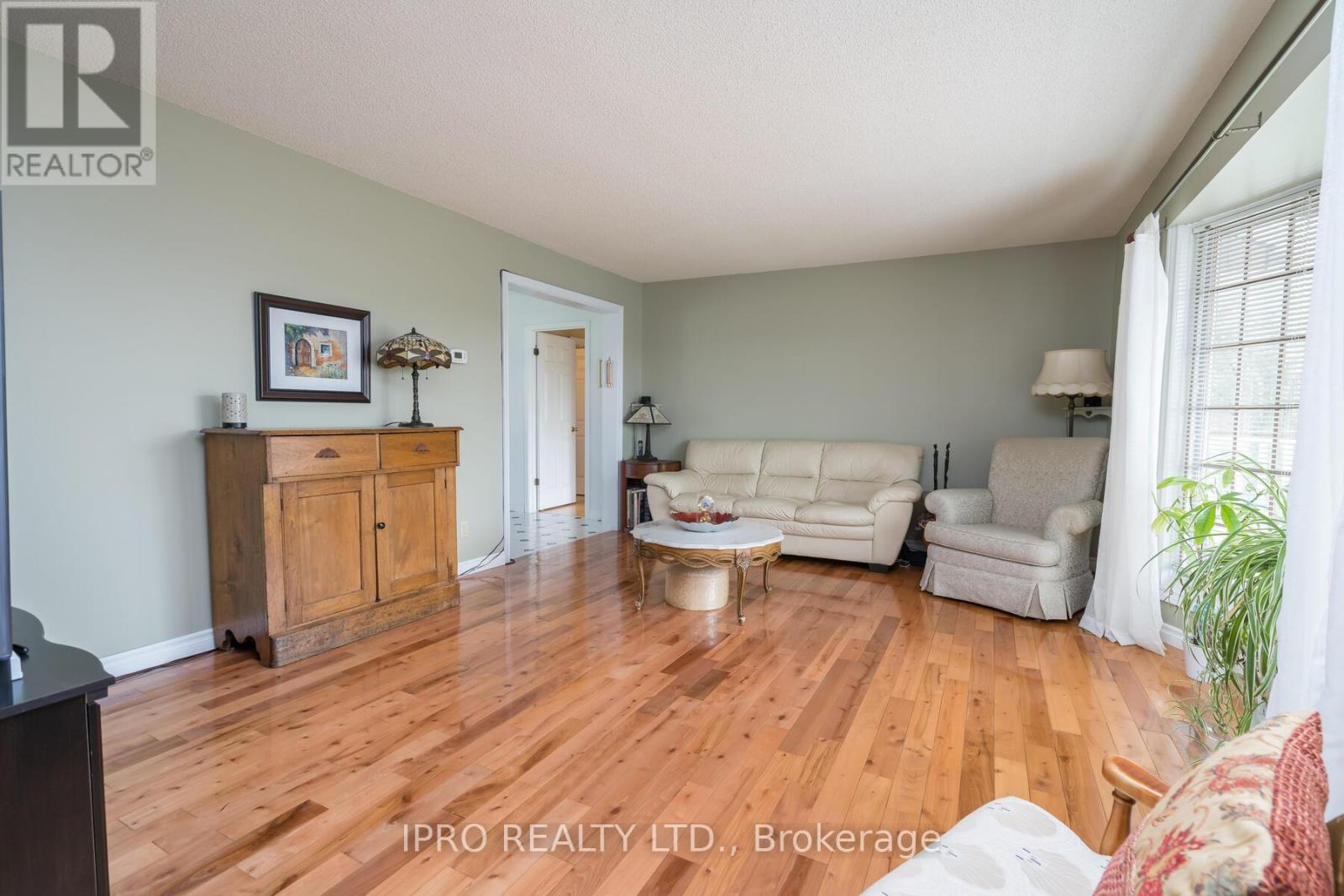 14323 Creditview Road, Caledon, Ontario  L7C 1N3 - Photo 8 - W12178185