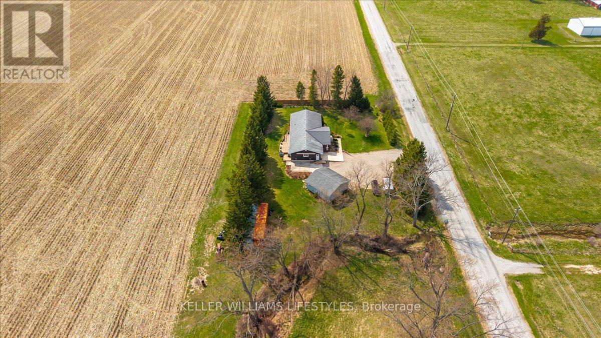 4609 Douglas Line, Plympton-Wyoming, Ontario  N0N 1J5 - Photo 42 - X12178202