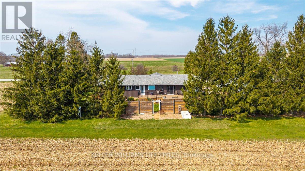 4609 Douglas Line, Plympton-Wyoming, Ontario  N0N 1J5 - Photo 46 - X12178202