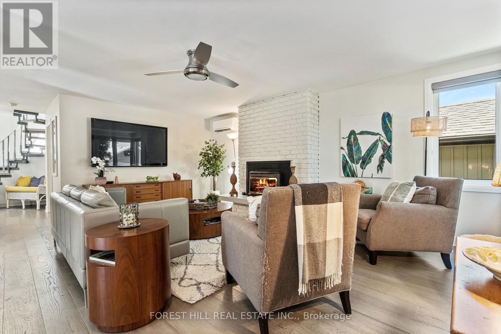 46 Sunnypoint Drive, Innisfil, Ontario  L9S 2X5 - Photo 4 - N12176176
