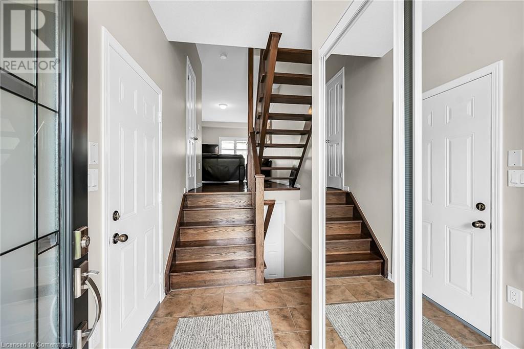 121 Bankfield Crescent Crescent, Stoney Creek, Ontario  L8J 0B9 - Photo 4 - 40733301