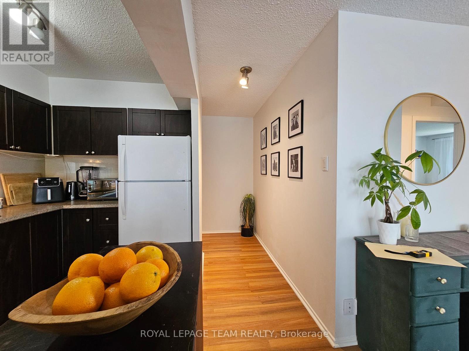 904 - 158a Mcarthur Avenue, Ottawa, Ontario  K1L 7E7 - Photo 8 - X12178241
