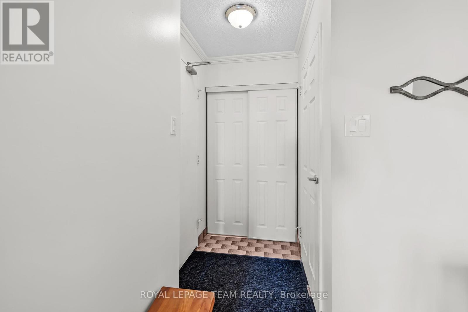 1607 - 158b Mcarthur Avenue, Ottawa, Ontario  K1L 8C9 - Photo 2 - X12178284