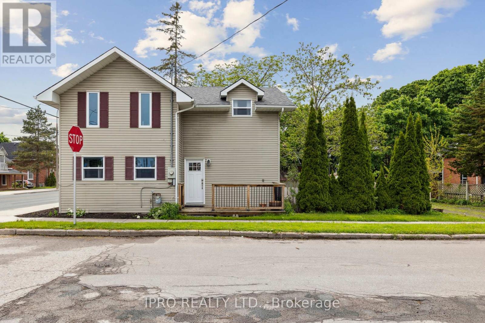 Property at 186 DUNDAS STREET W image 1