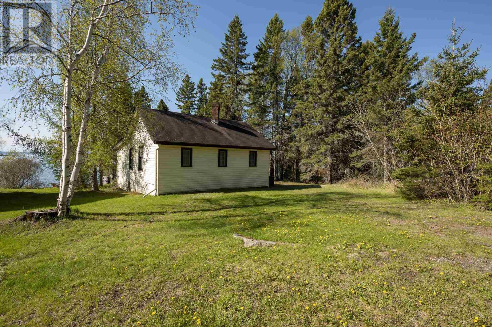 2043 Sunnyside Beach Ave, Thunder Bay, Ontario  P7A 4K4 - Photo 32 - TB251390