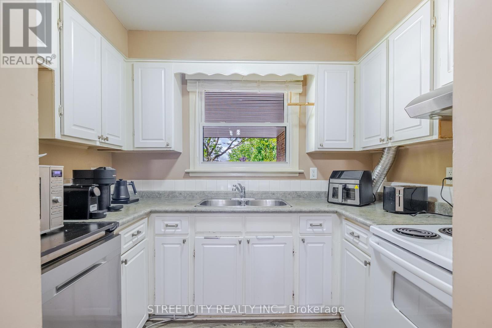 Photo 17 of 44 for 126 - 1330 Jalna Boulevard