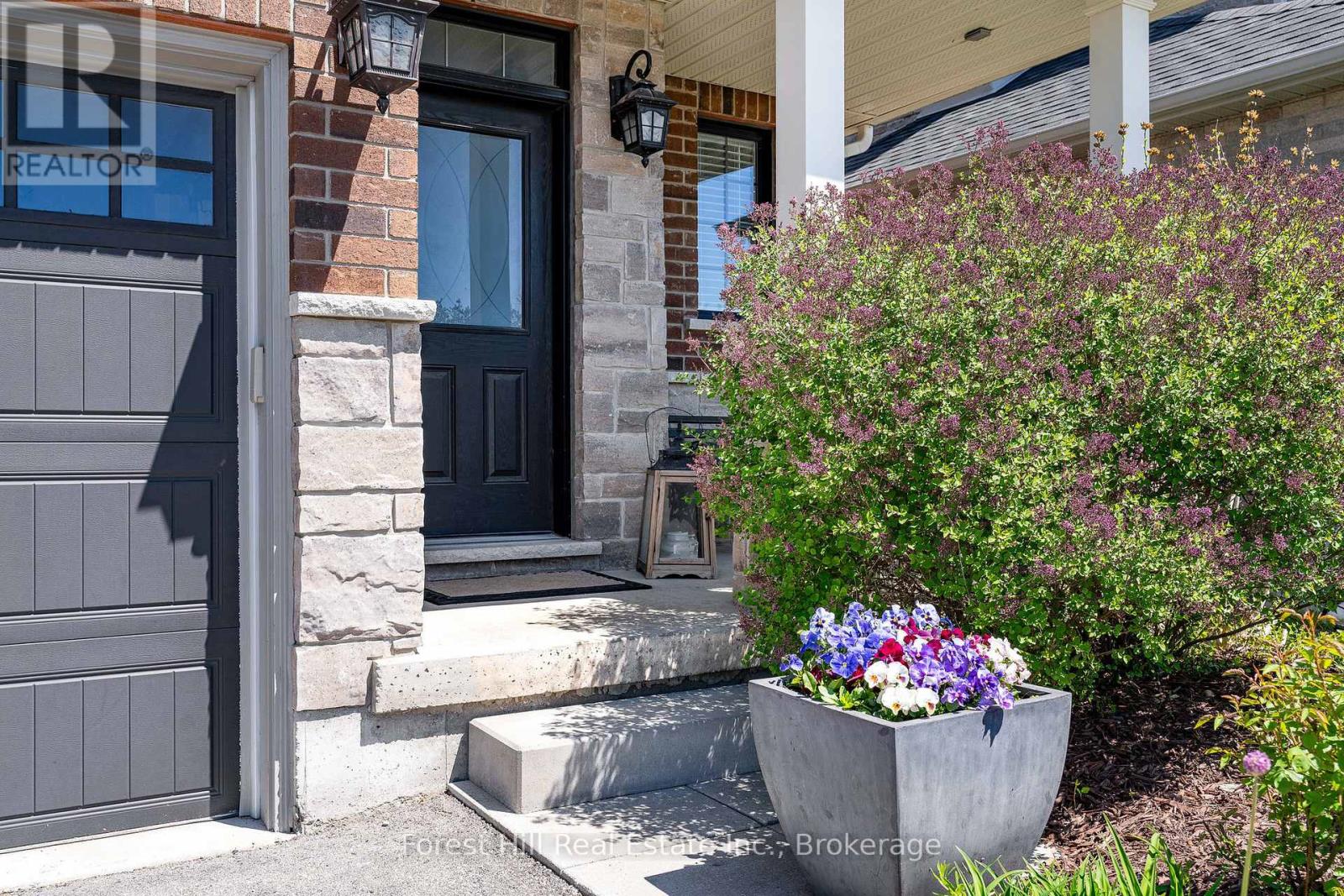 Property at 21 MARTA CRESCENT image 2