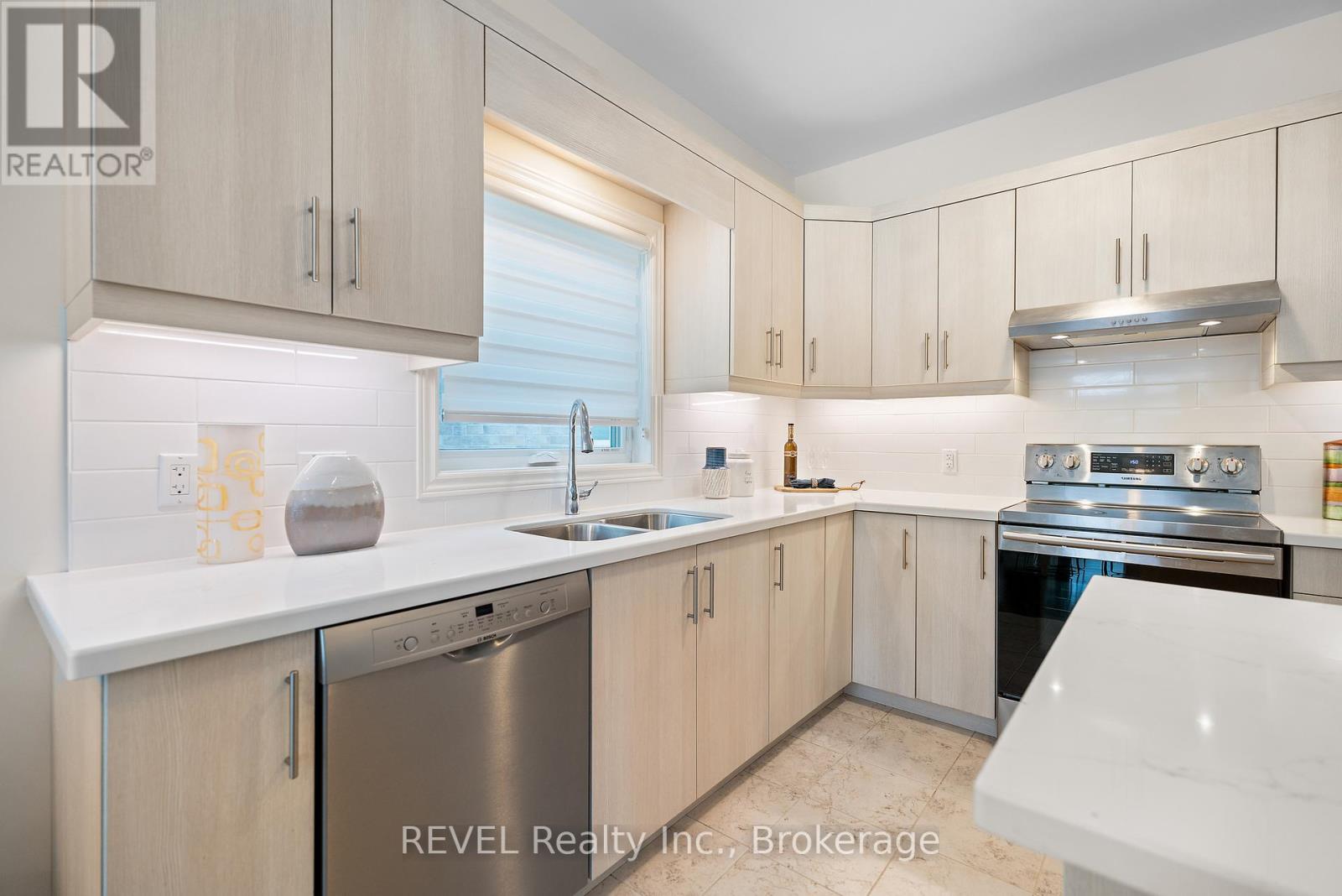 8 Hopkins Street, Thorold (Hurricane/merrittville), Ontario  L2V 0E6 - Photo 13 - X12154775