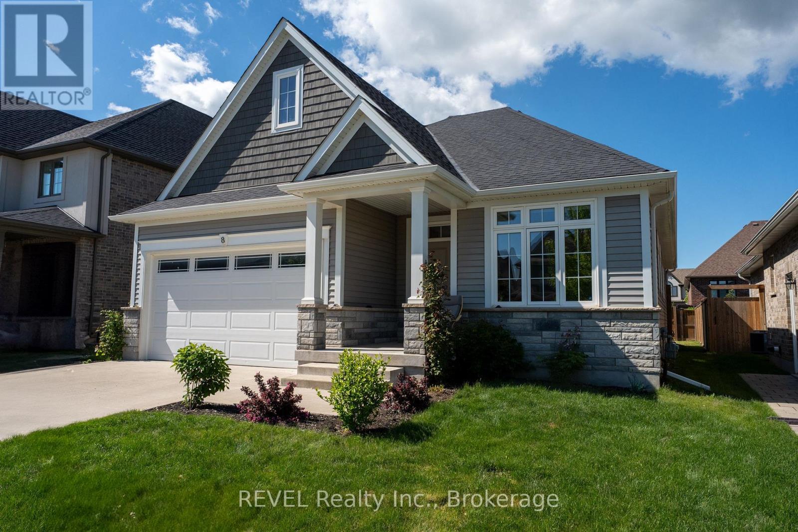 8 Hopkins Street, Thorold (Hurricane/merrittville), Ontario  L2V 0E6 - Photo 1 - X12154775