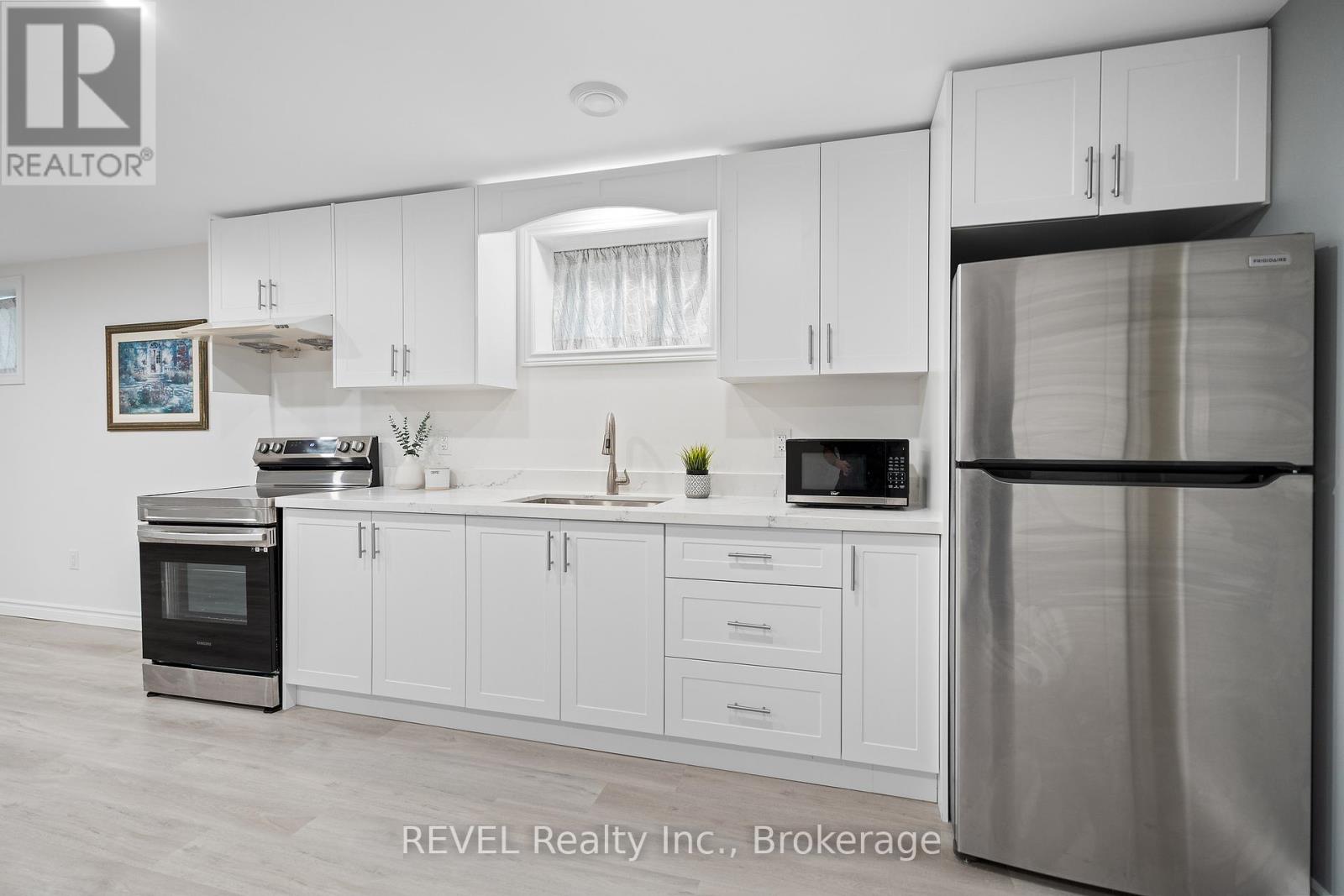 8 Hopkins Street, Thorold (Hurricane/merrittville), Ontario  L2V 0E6 - Photo 32 - X12154775