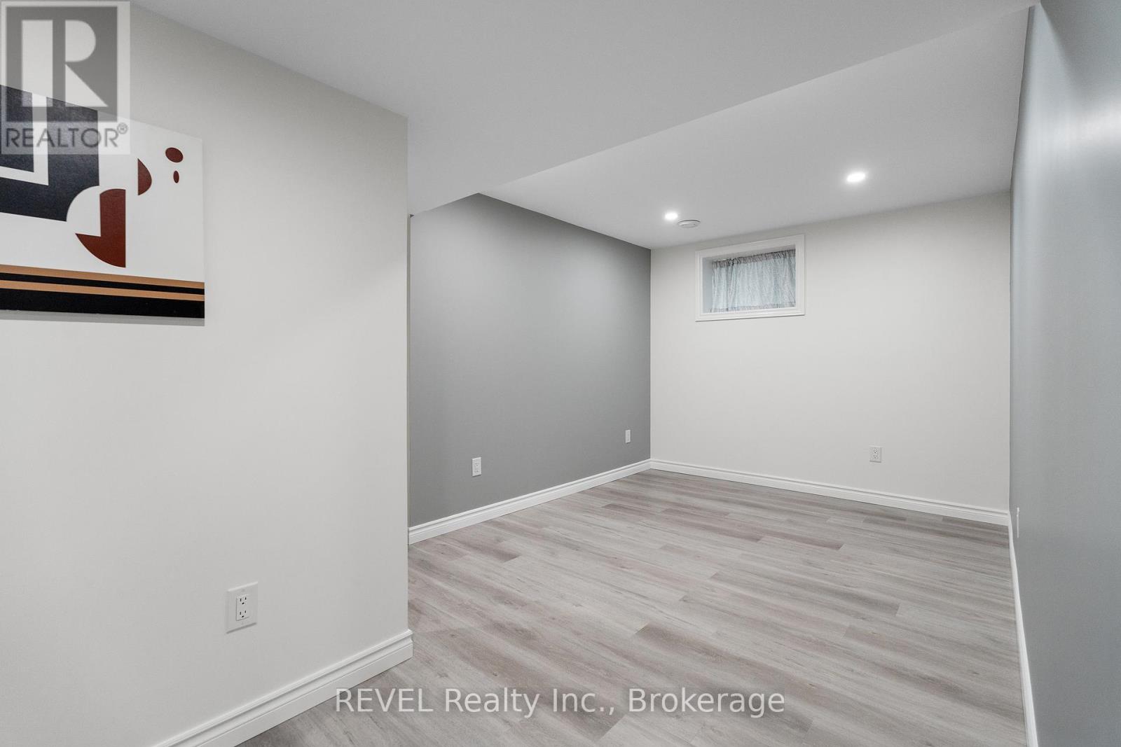 8 Hopkins Street, Thorold (Hurricane/merrittville), Ontario  L2V 0E6 - Photo 38 - X12154775