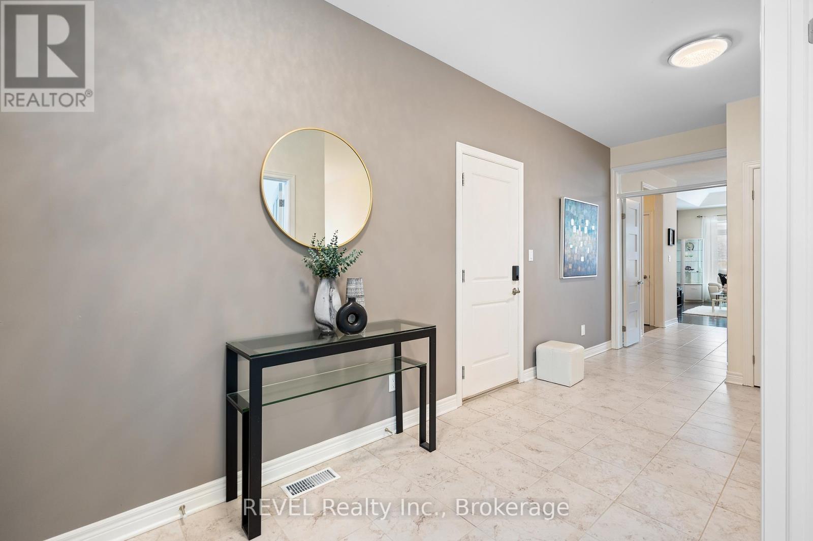 8 Hopkins Street, Thorold (Hurricane/merrittville), Ontario  L2V 0E6 - Photo 7 - X12154775