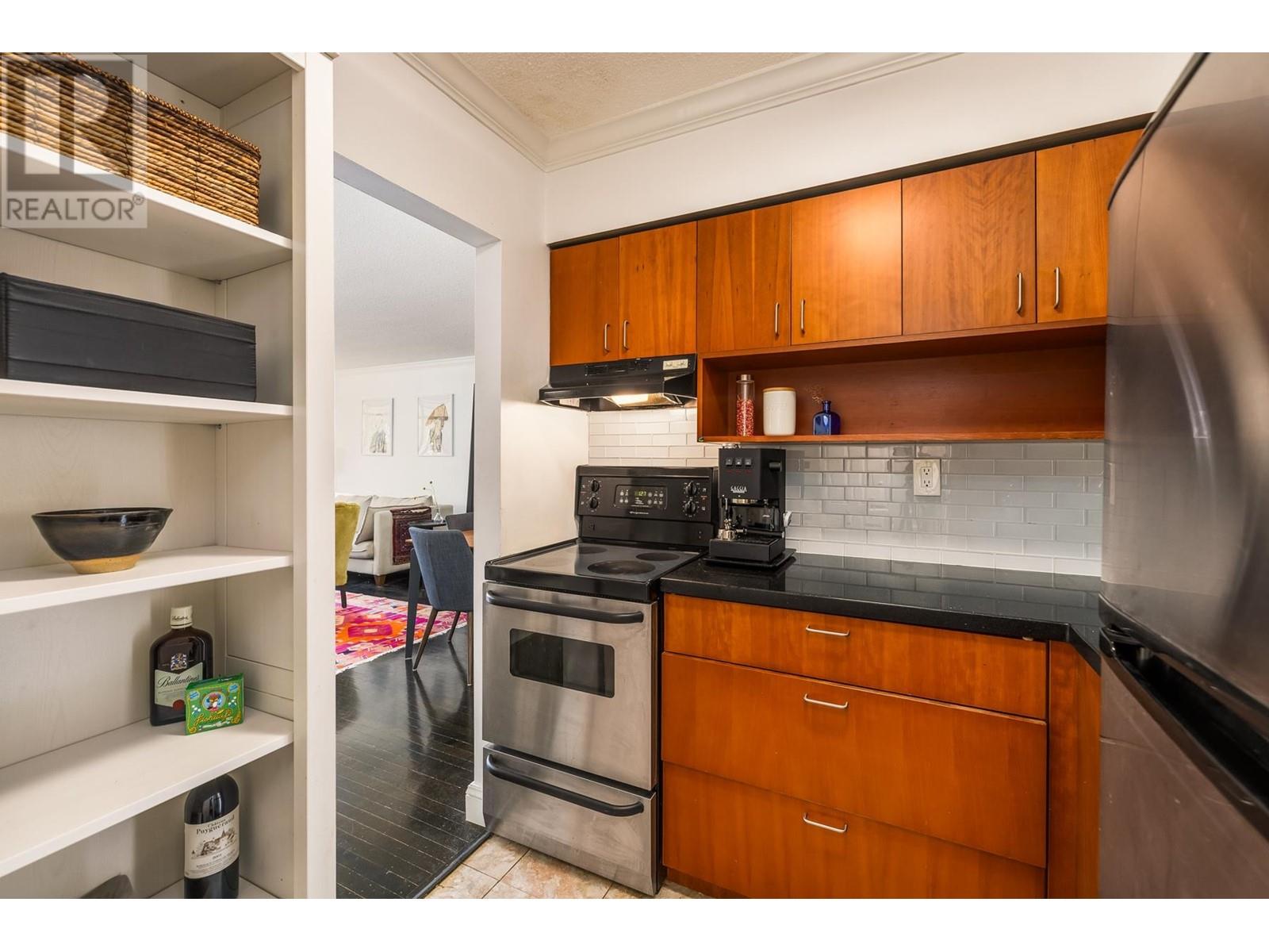 Property at 407 1425 ESQUIMALT AVENUE image 5