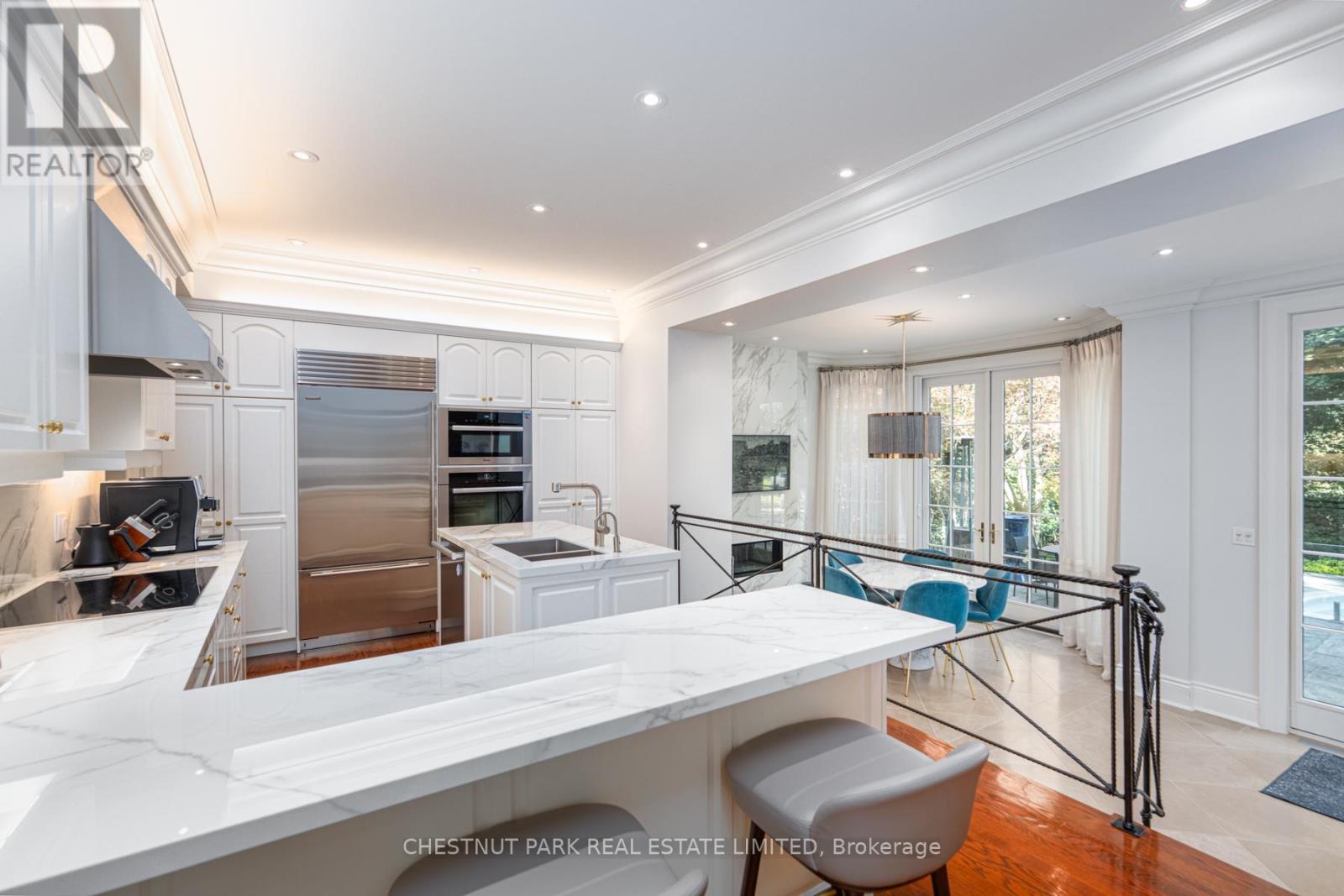 82 Chestnut Park Road, Toronto, Ontario  M4W 2R3 - Photo 10 - C12178239