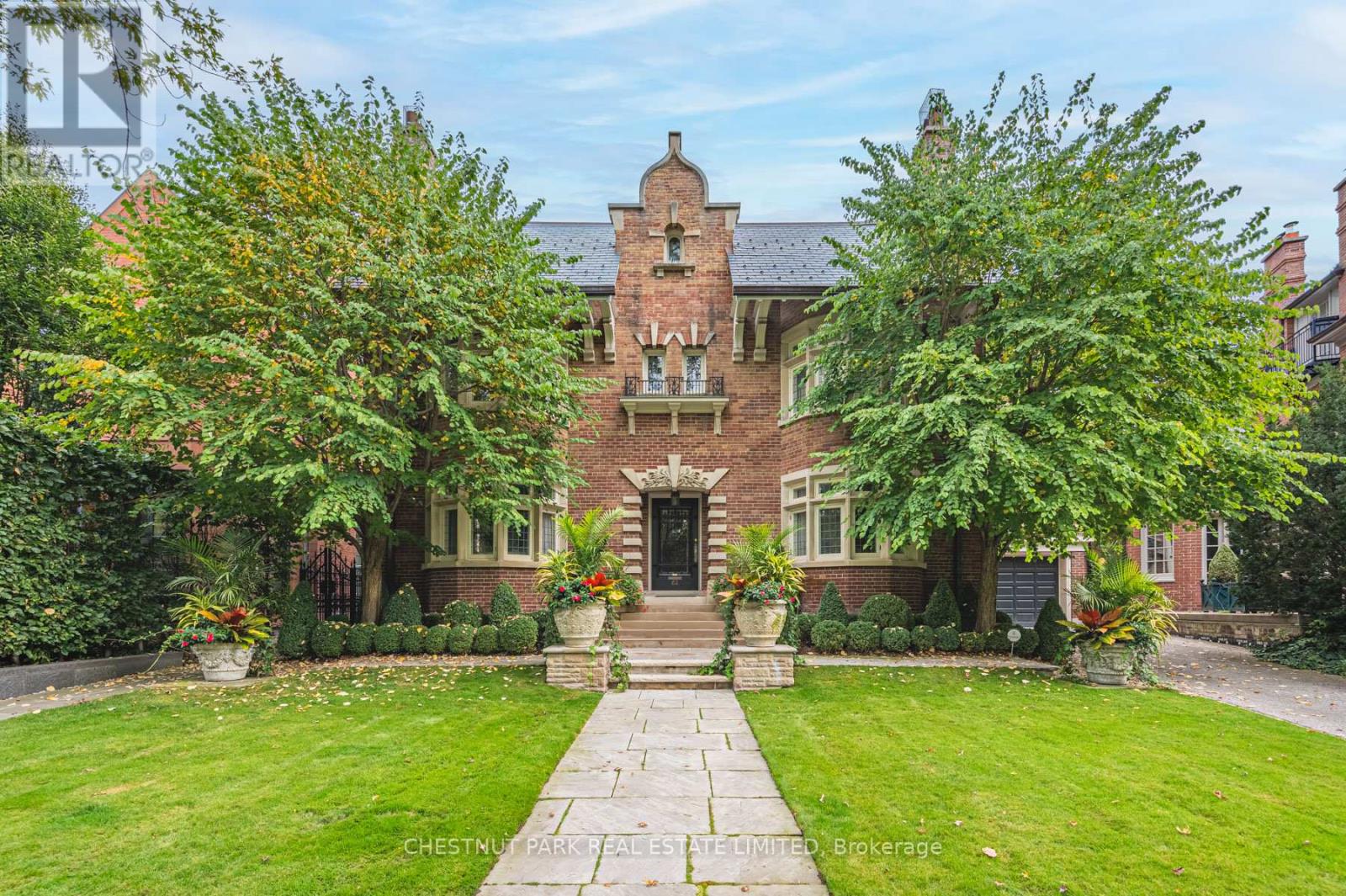 82 Chestnut Park Road, Toronto, Ontario  M4W 2R3 - Photo 31 - C12178239
