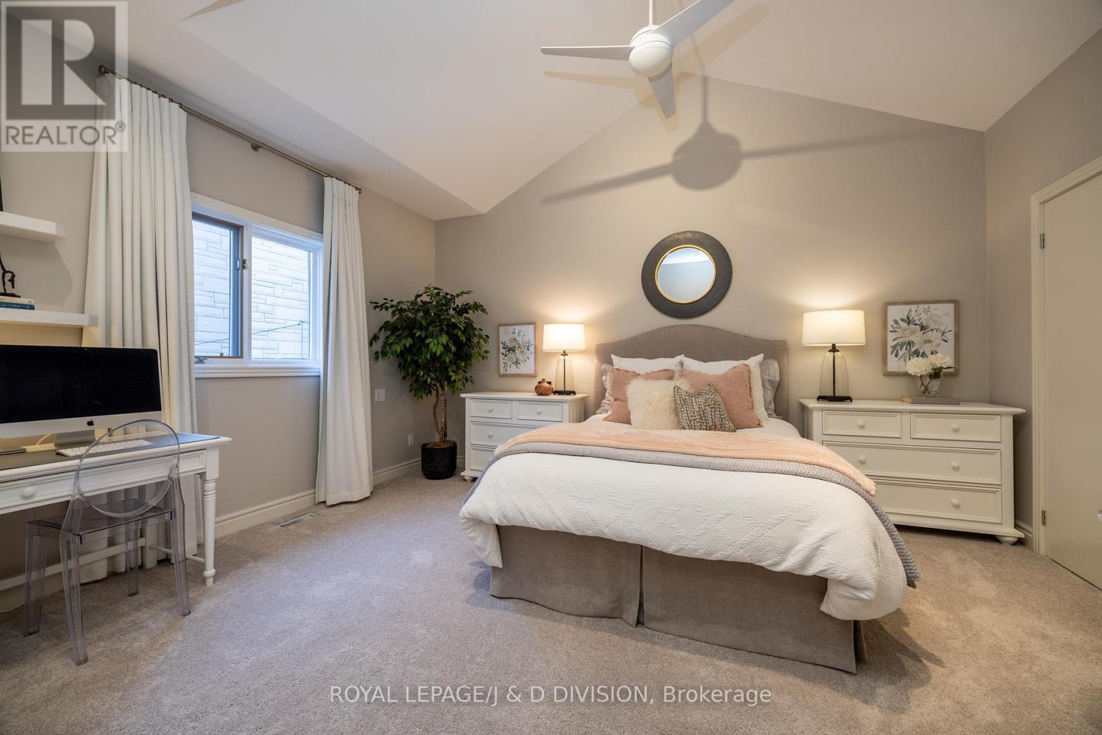 42 Munro Boulevard, Toronto, Ontario  M2P 1B9 - Photo 20 - C12125839