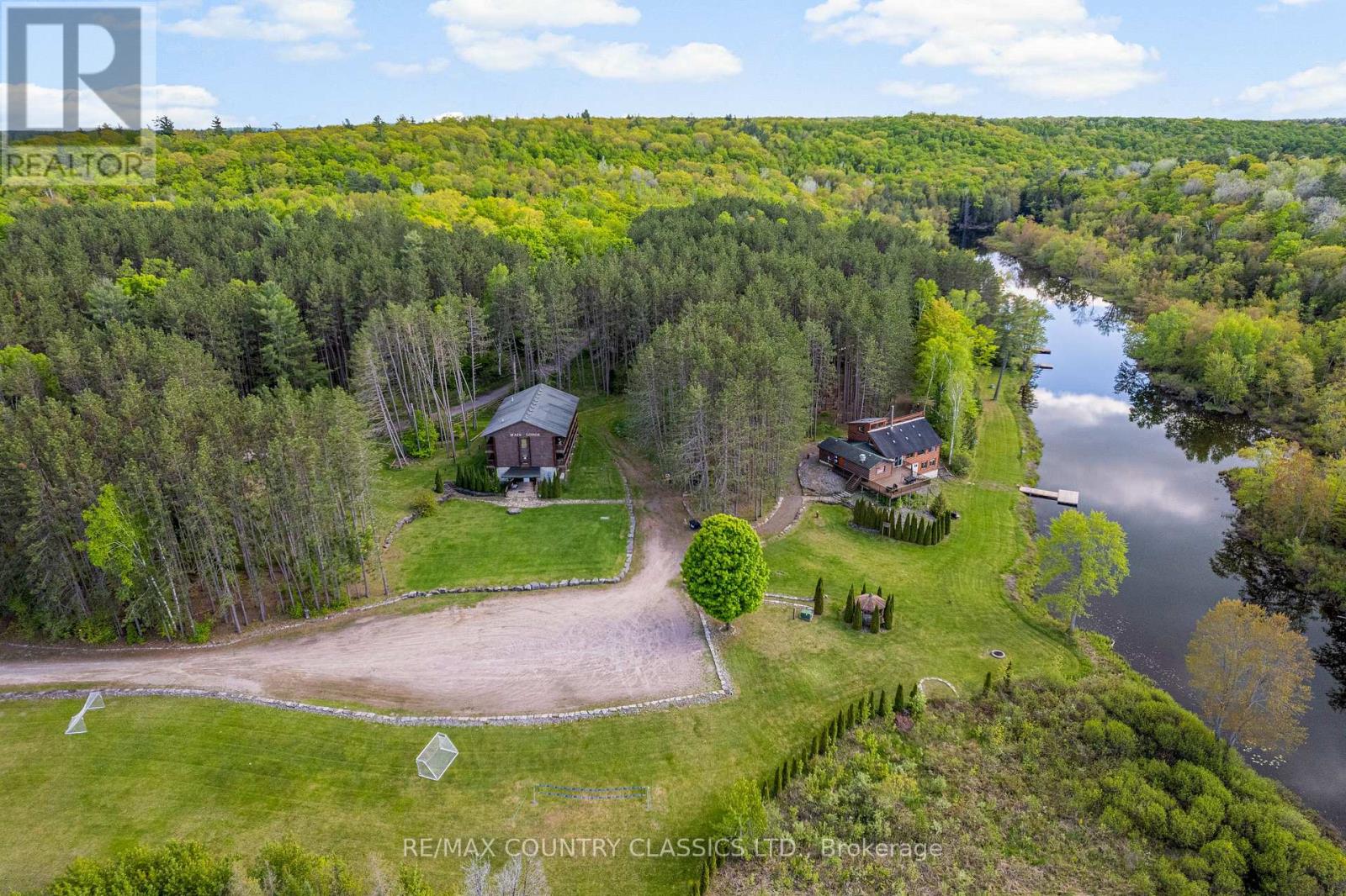 16 BEAVER CREEK LANE, Tudor and Cashel, Ontario